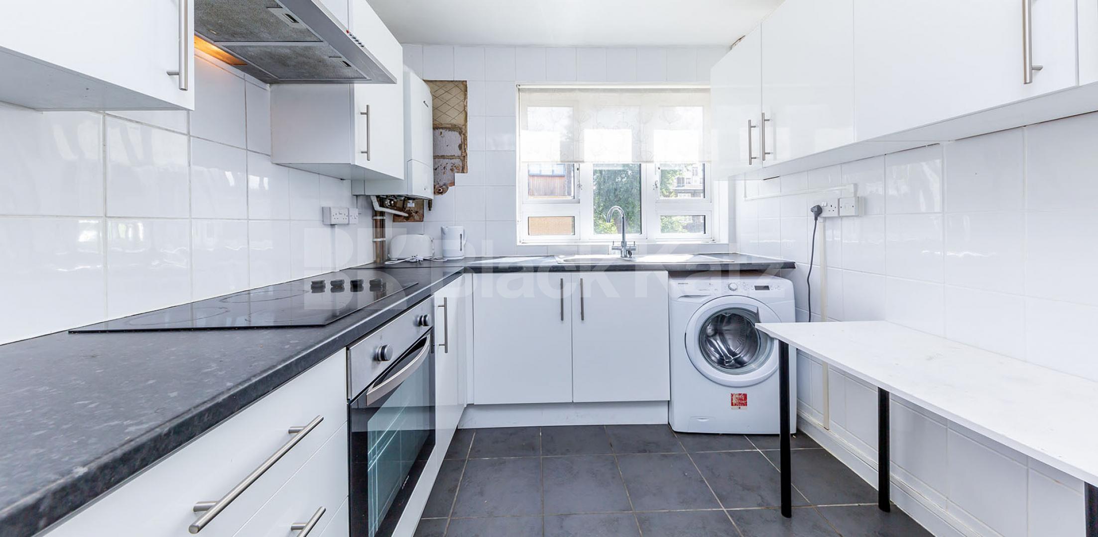 Spacious three double bedroom property perfect for students! Augustus Street, Camden / Regents Park